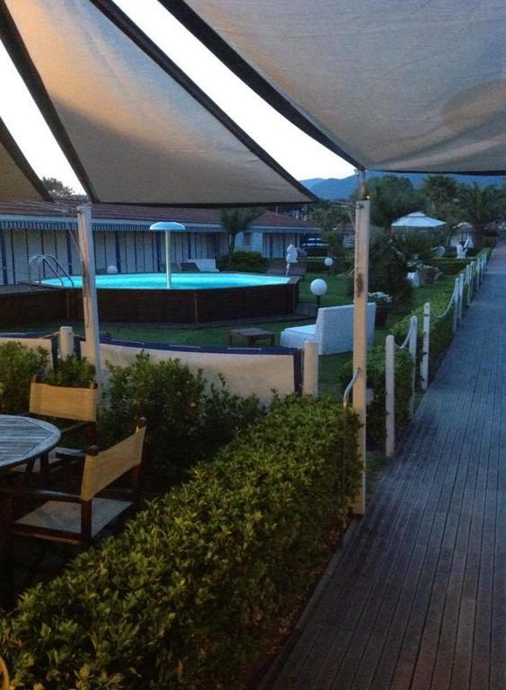 Bed & Breakfast Venezia Marina Di Carrara Exterior photo
