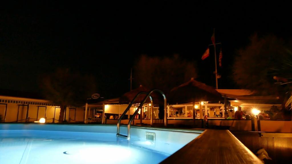 Bed & Breakfast Venezia Marina Di Carrara Exterior photo