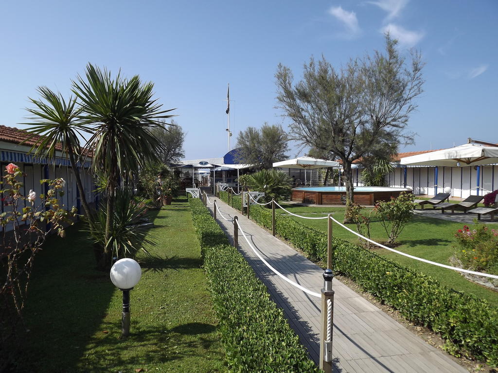 Bed & Breakfast Venezia Marina Di Carrara Exterior photo
