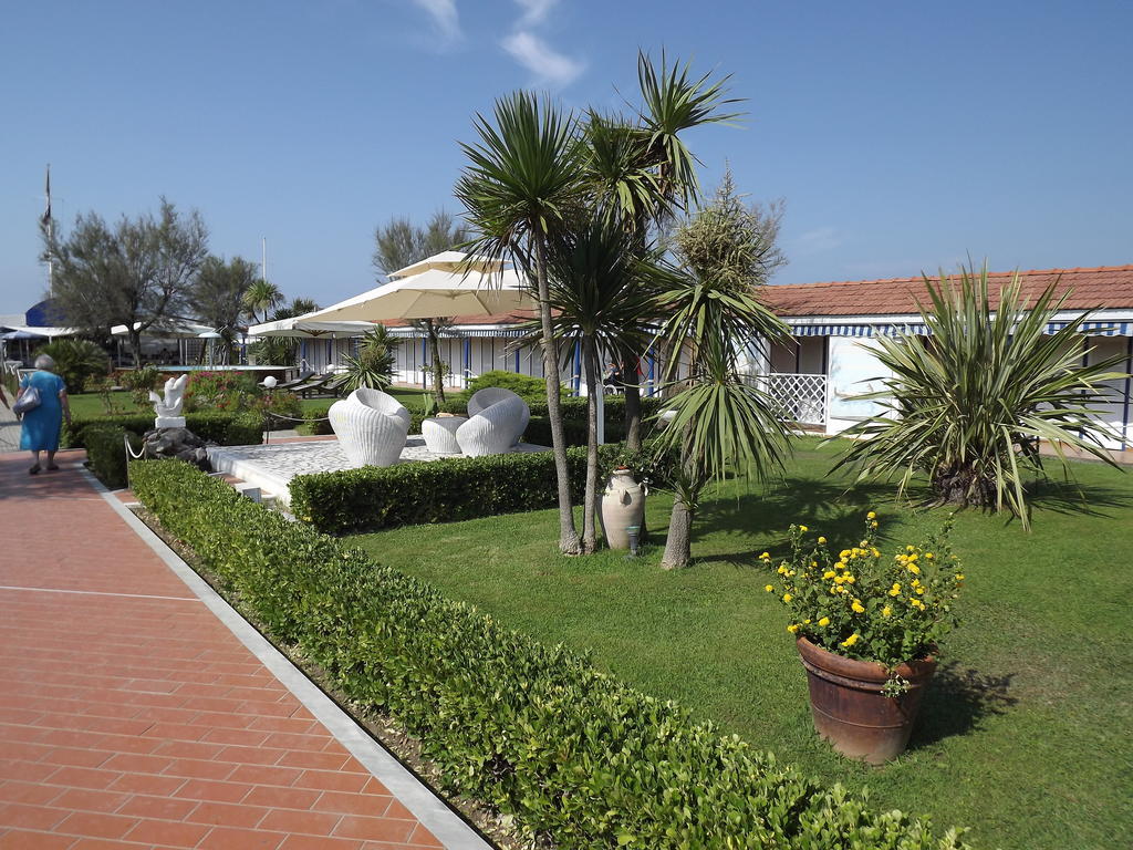 Bed & Breakfast Venezia Marina Di Carrara Exterior photo