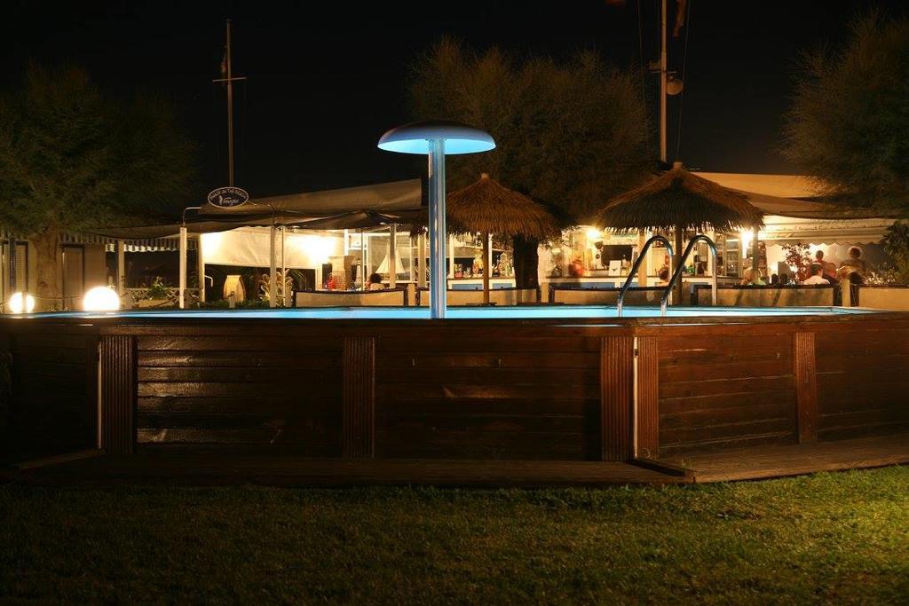 Bed & Breakfast Venezia Marina Di Carrara Exterior photo