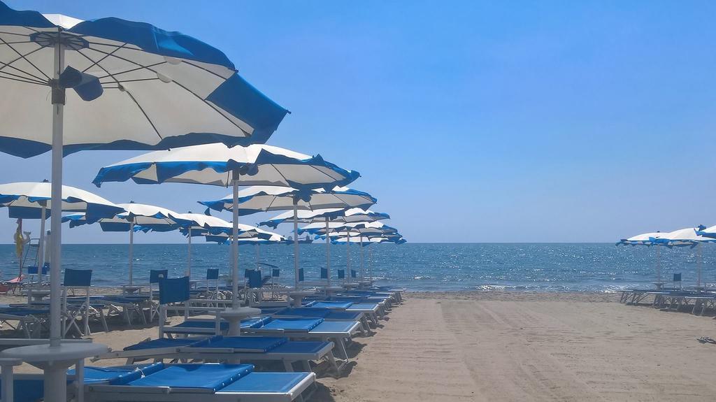 Bed & Breakfast Venezia Marina Di Carrara Exterior photo